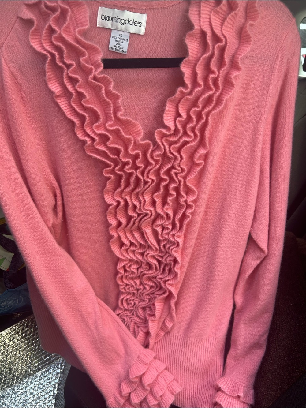 Bloomingdale's Coral Pink Ruffle V-Neck Sweater 1X  100% cashmere